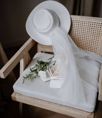 Alba - Hat - Madame a dit OUI