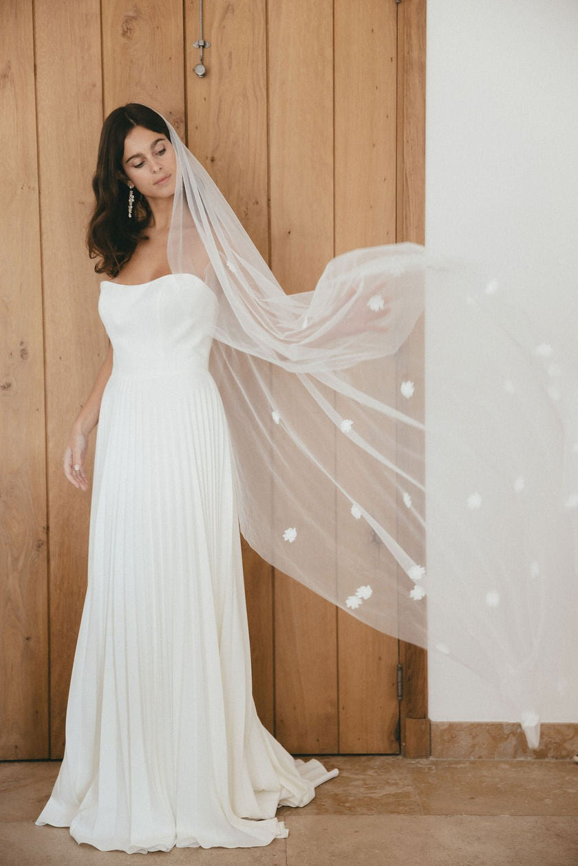 Madeleine - Veil - Madame a dit OUI